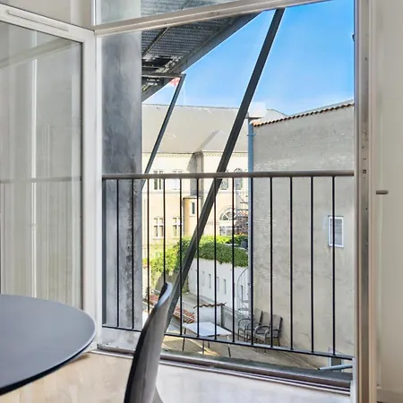 2br -luxury 300 M From Magasin Apartment Århus