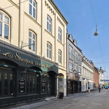 2br -luxury 300 M From Magasin Lägenhet