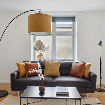 2br -luxury 300 M From Magasin *